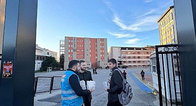 Elüstü, “Okullar siyasi faaliyet alanı değildir!”