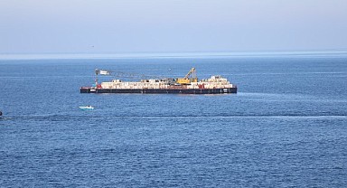 Kandıra’da karaya oturan gemi kurtarıldı