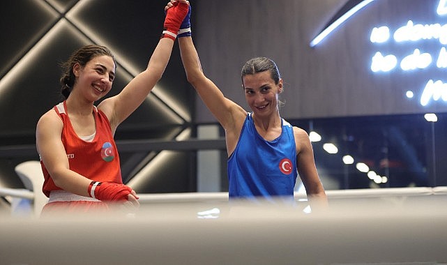 Milli boksörümüz Ayşen Taşkın altın madalya kazandı