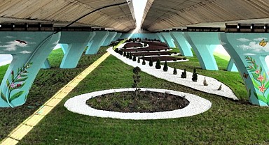 Topçular Köprülü Kavşağı’nda peyzaj çalışması yapıldı