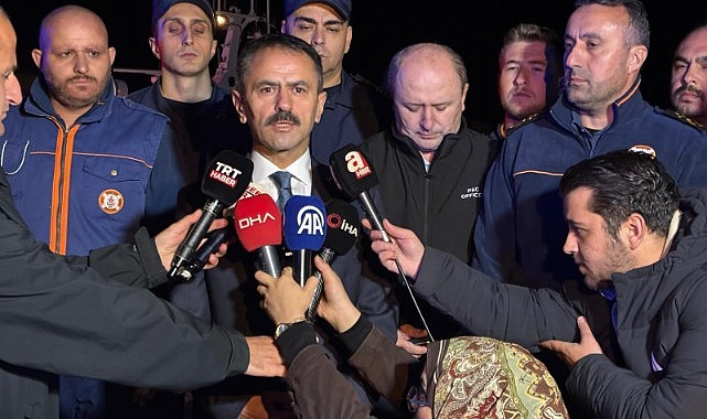 Yangın çıkan gemideki 25 personel tahliye edildi