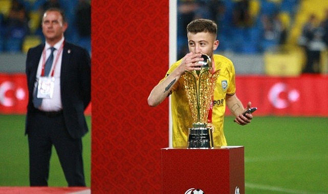 Ağır yaralanan futbolcu entübe edildi!