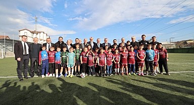 Bakan Bak, Sporcu Eğitim Merkezi’ni gezdi