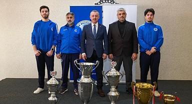 Büyükakın, başarılı sporcuları tebrik etti