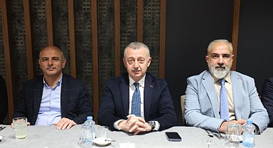 Büyükakın Sivaslılar ile bir araya geldi