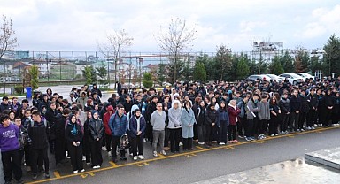 Büyükgöz ve Özyiğit bayrak törenine katıldı