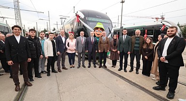Büyükşehir 10 yeni tramvayı daha filosuna kattı