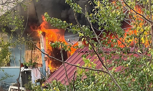 Çakmağı doldurmak isteyen kadın evi yaktı!