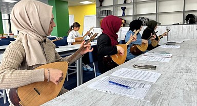 Çayırovalılar, bağlama kurslarını sevdi