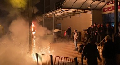 Cemevinde korku dolu anlar! Elektrik panosu patladı