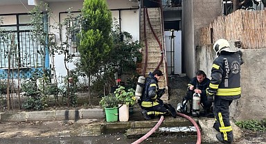 Darıca’da yangın paniği! 2 kişi dumandan etkilendi