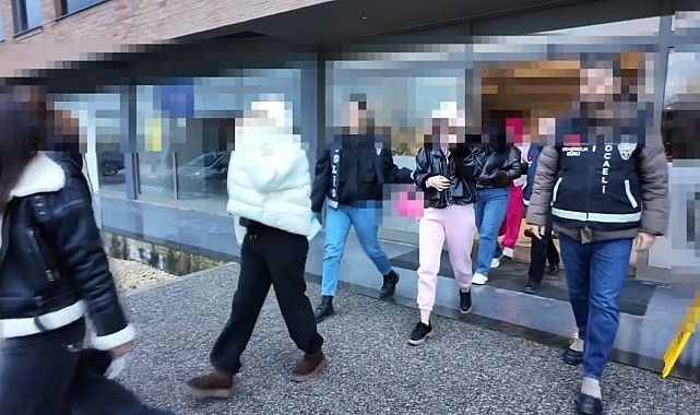 Eş zamanlı fuhuş operasyonunda 12 kişi gözaltına alındı!