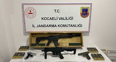 Gebze’de operasyon! Binlerce fişek ele geçirildi