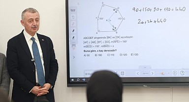 “Gençlerimizi geleceğe hazırlıyoruz”