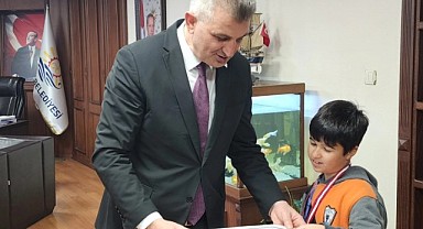 Gölcük’ün Gururu Sarp Sezer’e konuk oldu