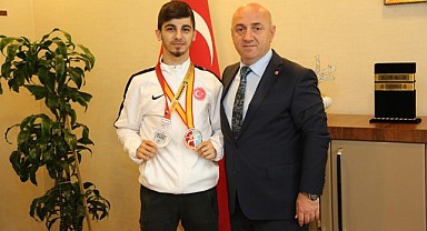 Gururumuz Eray Şamdan Dünya Şampiyonu oldu!