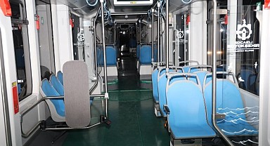 İlk tramvay raylara indi