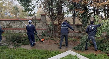 Kartepe’de mezarlıklara bakım yapılıyor!