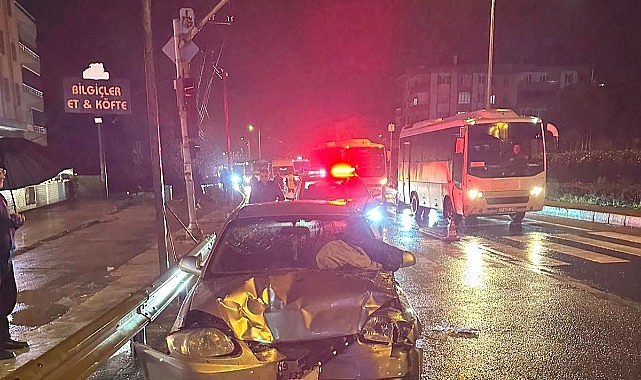 Kırmızı ışıkta feci kaza! 6 kişi yaralandı