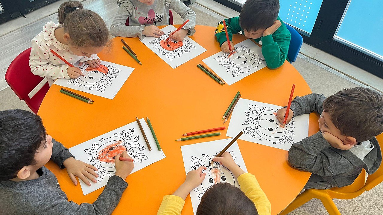 KO-MEK anneleri çocuk gelişimi ve eğitimi konusunda bilgilendiriyor