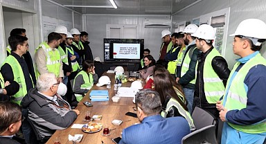 KOÜ’lü öğrenciler, cami ve otopark projesini inceledi