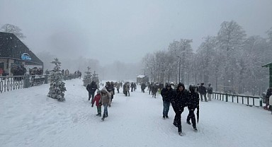 Kuzuyayla gelinliğini giydi