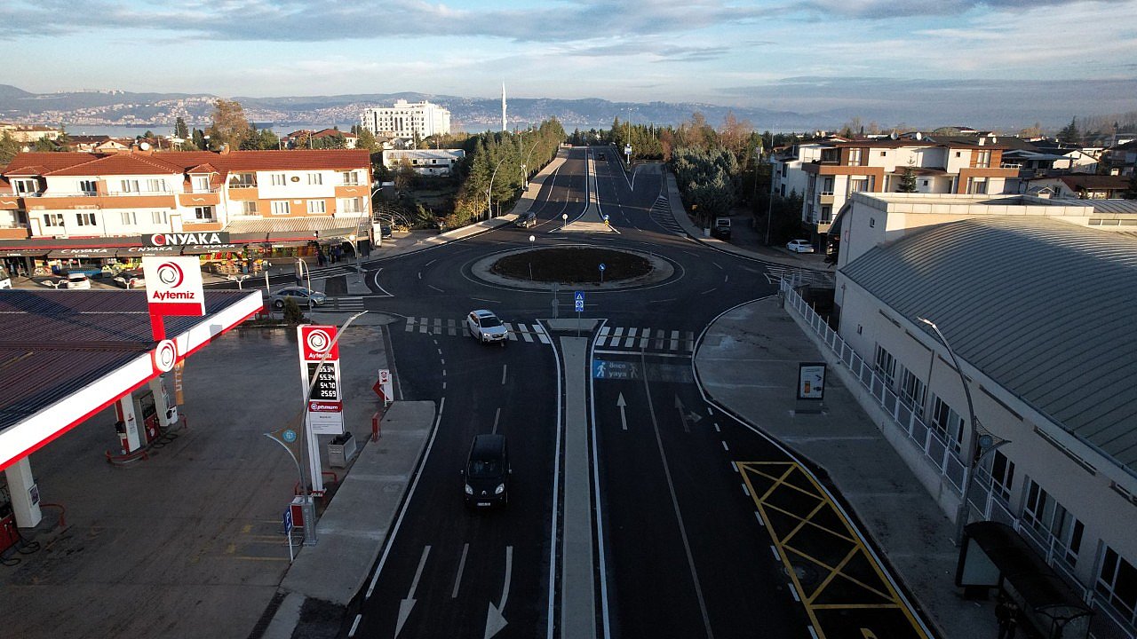 Mahmut Çavuş Caddesi’ne dönel ada kazandırıldı