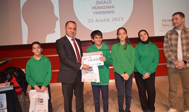 Öğrencilerin münazara yarışması ilgi gördü