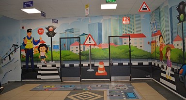 Okul duvarına çizilen resimler öğrencilere ışık oluyor!