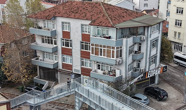 “Yayalar evimi izliyor