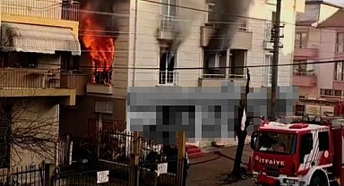 4 katlı apartman alevlere teslim oldu!
