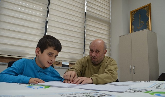 Braille alfabesi ile Kur’an-ı Kerim öğreniyorlar