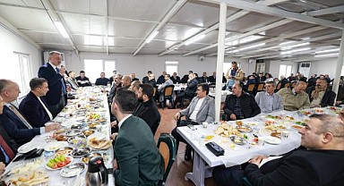 Büyükakın Vanlılarla bir araya geldi