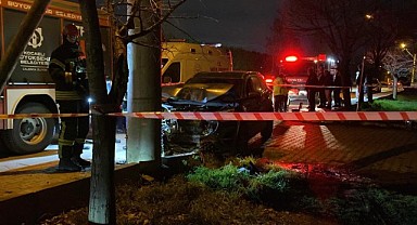 Direğe çarpan araç hurdaya döndü!