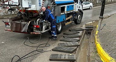 Fırtına sonrası her yer temizleniyor