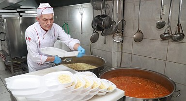 Gebze Aşevi haftanın 6 günü sıcak yemek sağlıyor