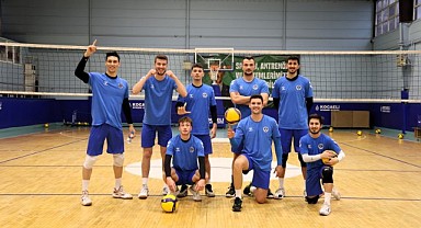 Kağıtspor Erkek Voleybol, emin adımlarla ilerliyor