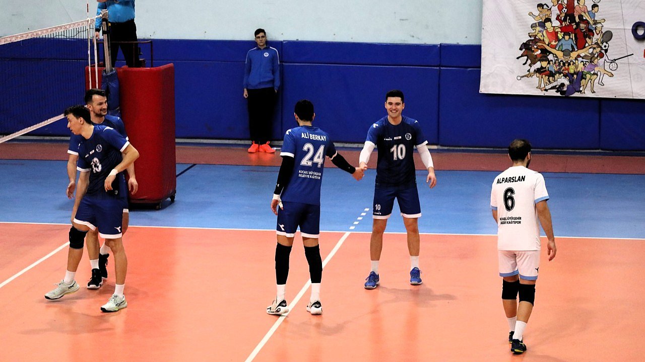Kağıtspor Erkek Voleybol, emin adımlarla ilerliyor