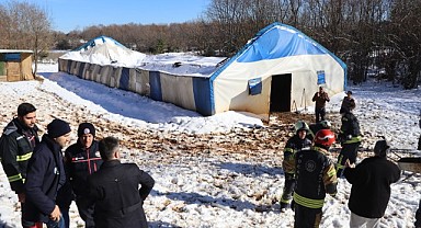 Kandıra’da büyükbaş hayvan çadırı çöktü