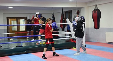 Kartepeli çocuklar tatili sporla değerlendiriyor