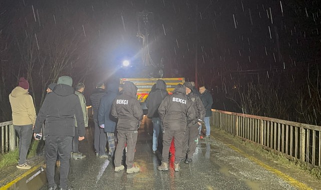 Otomobil çaya uçtu! 2 kişi öldü