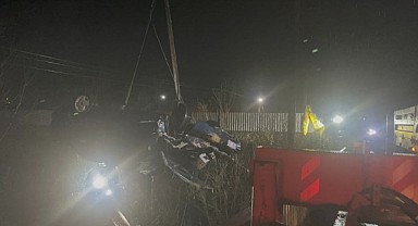 Otomobil çaya uçtu! 2 kişi öldü