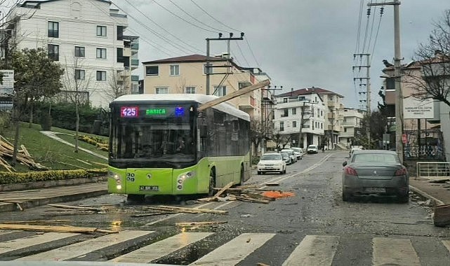 Şiddetli fırtına Gebze bölgesini vurdu!