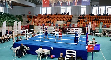 Türkiye Ferdi Boks Şampiyonası sürüyor
