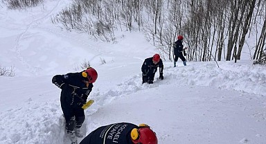 Zorlu kış şartlarında kurtarma tatbikatı gerçekleşti