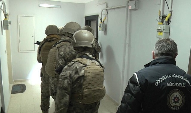 3 ilde göçmen kaçakçılığı operasyonu!