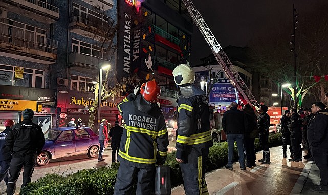 7 katlı binada çıkan yangın panik yarattı!