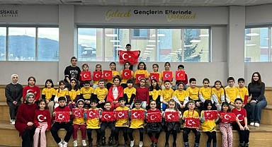 Ala Mekan'da bayrak sevgisi