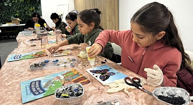 Atık malzemeleri sanata dönüştürdüler 