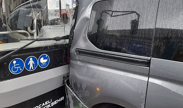 Başkan Orhan ve ekibinin aracına otobüs çarptı!